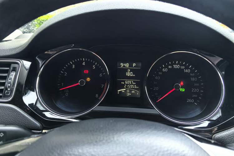 Used Volkswagen Sagitar 2015 1.6L Automatic Comfort Model Odometer Close Up