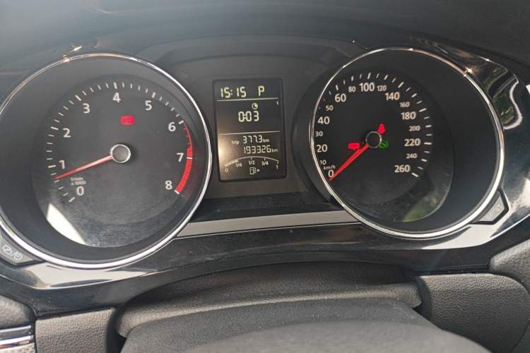 Used Volkswagen Sagitar 2015 1.6L Automatic Comfort Model Odometer Close Up