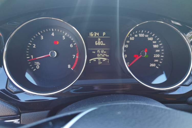 Used Volkswagen Sagitar 2015 1.6L Automatic Comfort Model Odometer Close Up