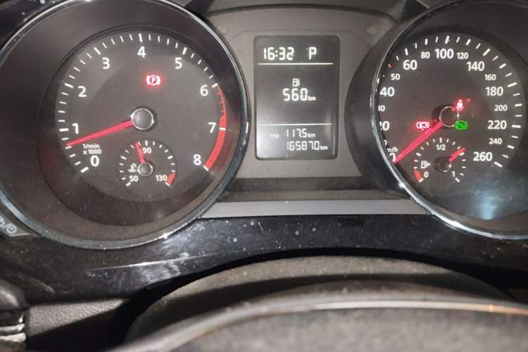 Used Volkswagen Sagitar 2015 230TSI Automatic Comfort Version Odometer Close Up