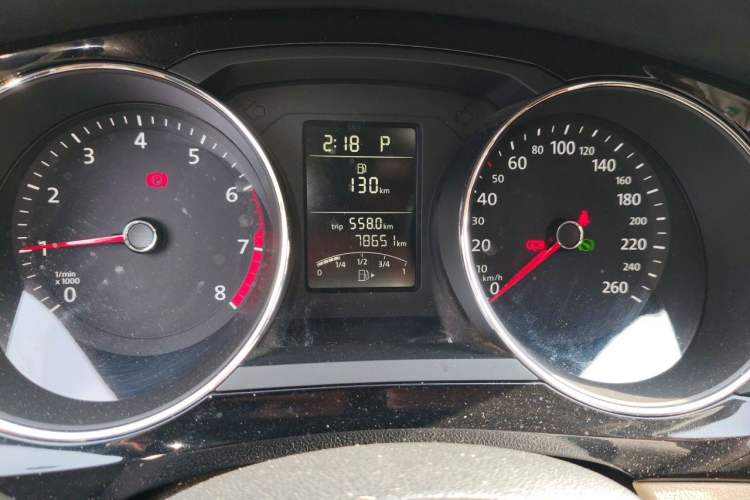 Used Volkswagen Sagitar 2015 1.6L Automatic Comfort Model Odometer Close Up