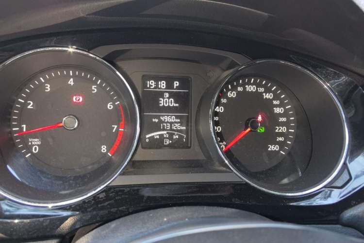 Used Volkswagen Sagitar 2015 1.6L Automatic Comfort Model Odometer Close Up