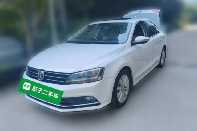 Volkswagen Sagitar 2015 1.6L Automatic Comfort Model مستعملة