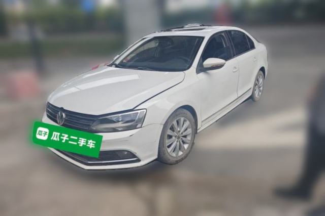 Ojetý Volkswagen Sagitar 2015 1.6L Manual Comfort Model
