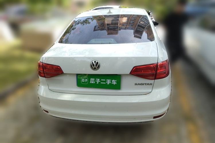 Used Volkswagen Sagitar 2015 1.6L Manual Fashion Edition Rear