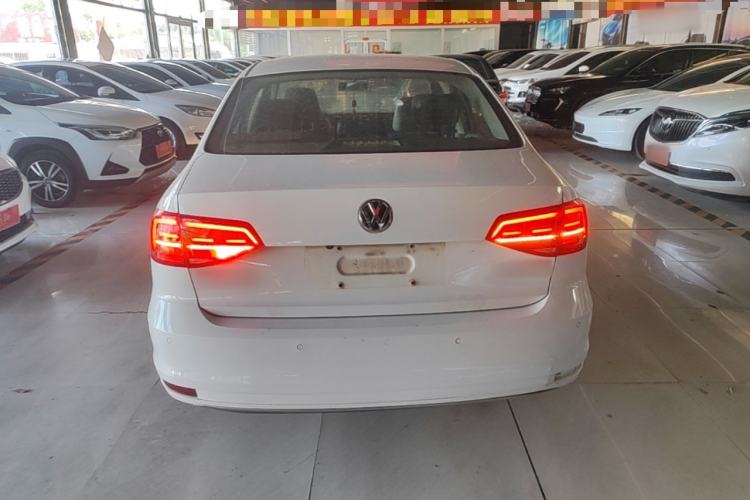 Used Volkswagen Sagitar 2015 1.6L Manual Comfort Model Rear