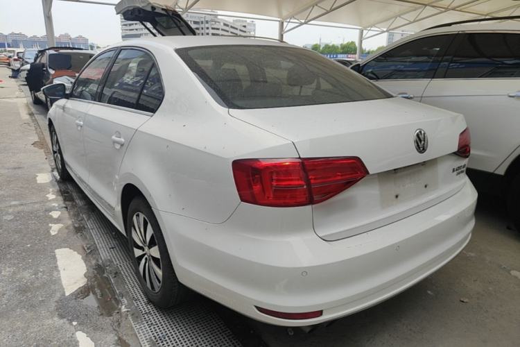 Used Volkswagen Sagitar 2015 230TSI Automatic Luxury Model Rear Left 45 Deg