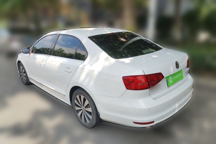 Used Volkswagen Sagitar 2015 230TSI Automatic Luxury Model Rear Left 45 Deg