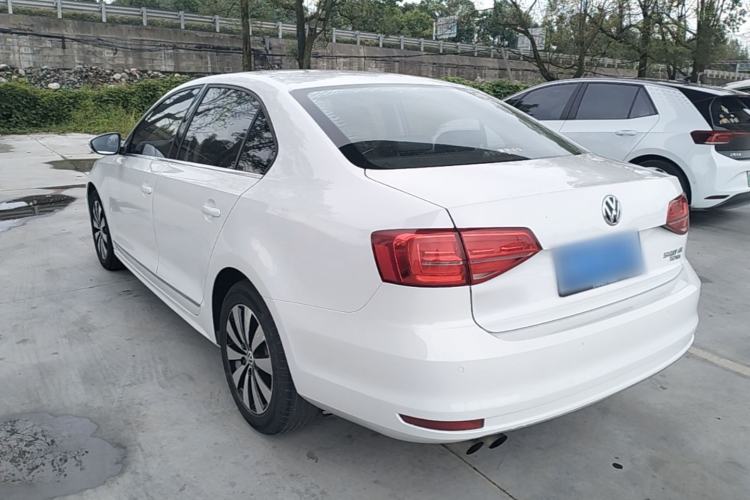 Used Volkswagen Sagitar 2015 230TSI Automatic Luxury Model Rear Left 45 Deg
