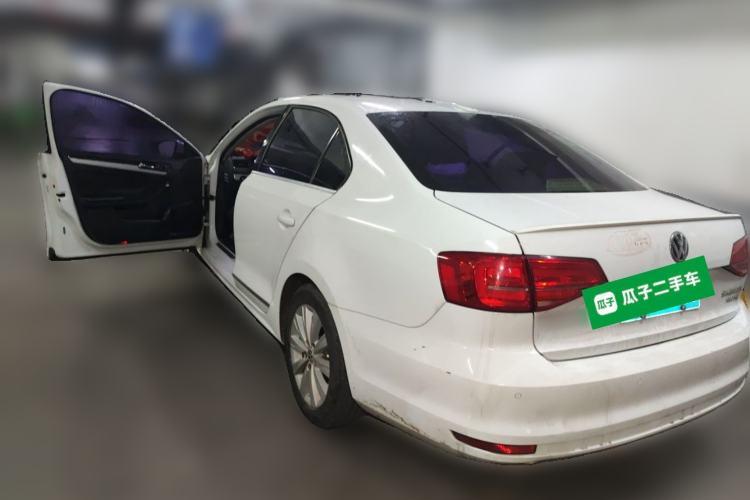 Used Volkswagen Sagitar 2015 230TSI Manual Comfort Version Rear Left 45 Deg