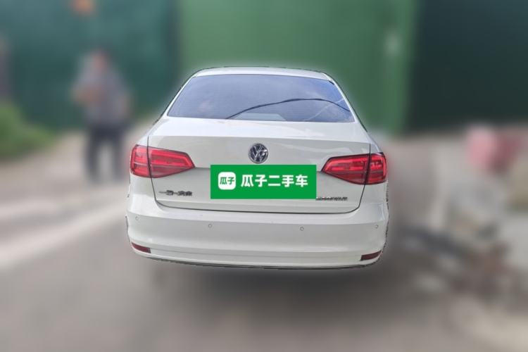 Used Volkswagen Sagitar 2015 1.6L Manual Comfort Model Rear