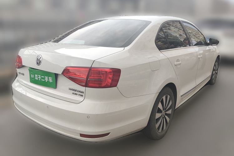 Used Volkswagen Sagitar 2015 230TSI Automatic Comfort Version Rear Right 45 Deg