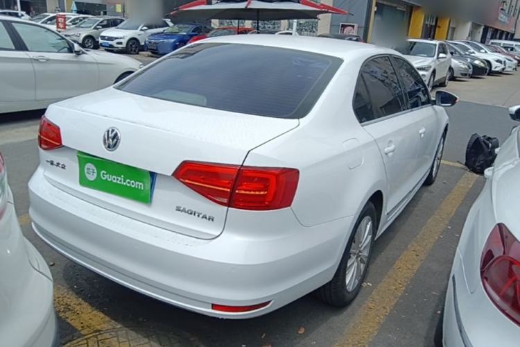 Used Volkswagen Sagitar 2015 1.6L Automatic Comfort Model Rear Right 45 Deg