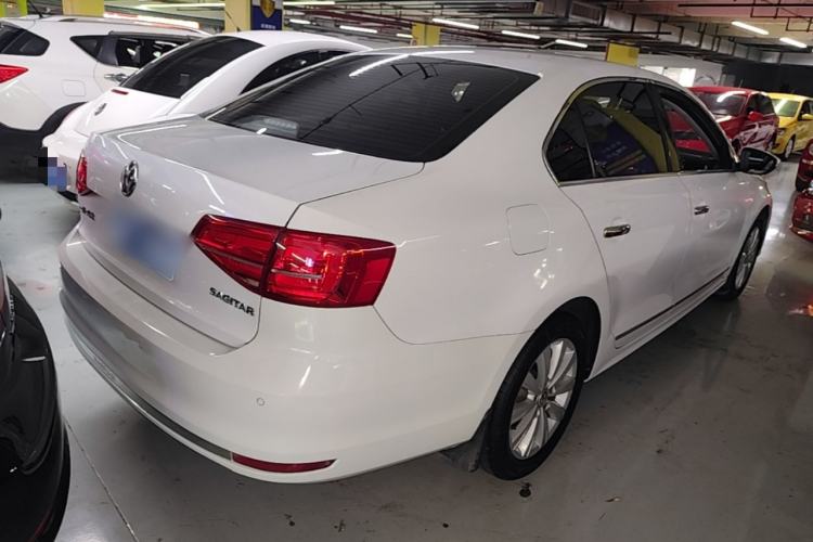 Used Volkswagen Sagitar 2015 1.6L Automatic Comfort Model Rear Right 45 Deg