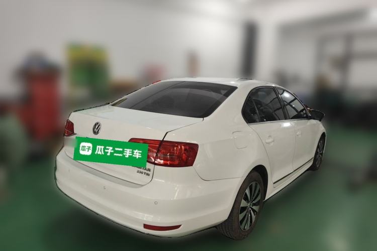 Used Volkswagen Sagitar 2015 230TSI Automatic Luxury Model Rear Right 45 Deg
