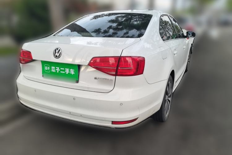 Used Volkswagen Sagitar 2015 230TSI Automatic Luxury Model Rear Right 45 Deg