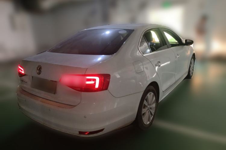 Used Volkswagen Sagitar 2015 1.6L Automatic Comfort Model Rear Right 45 Deg