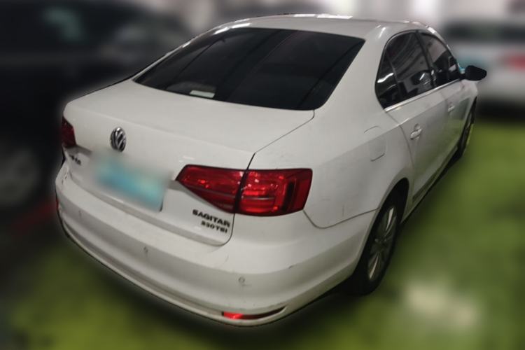Used Volkswagen Sagitar 2015 230TSI Automatic Comfort Version Rear Right 45 Deg