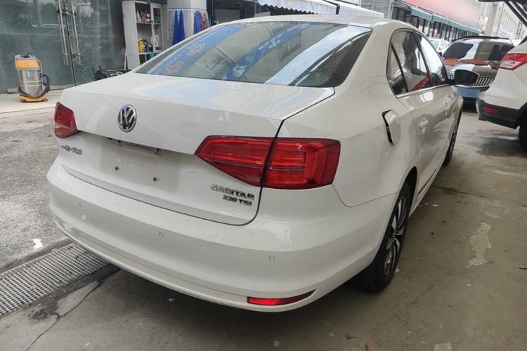 Used Volkswagen Sagitar 2015 230TSI Automatic Luxury Model Rear Right 45 Deg