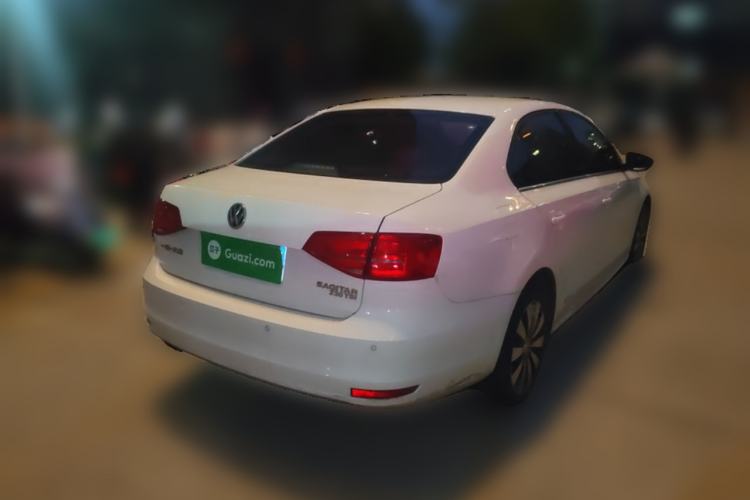 Used Volkswagen Sagitar 2015 230TSI Automatic Luxury Model Rear Right 45 Deg