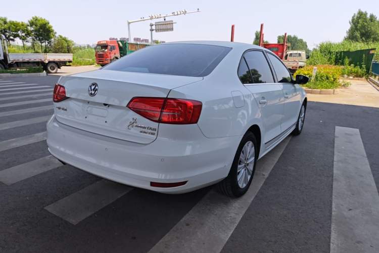 Used Volkswagen Sagitar 2015 230TSI Automatic Comfort Version Rear Right 45 Deg