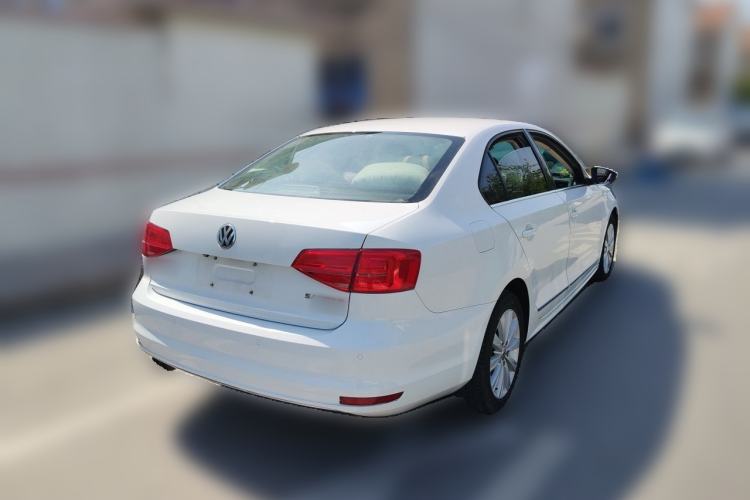 Used Volkswagen Sagitar 2015 230TSI Automatic Comfort Version Rear Right 45 Deg