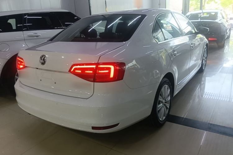 Used Volkswagen Sagitar 2015 230TSI Automatic Comfort Version Rear Right 45 Deg