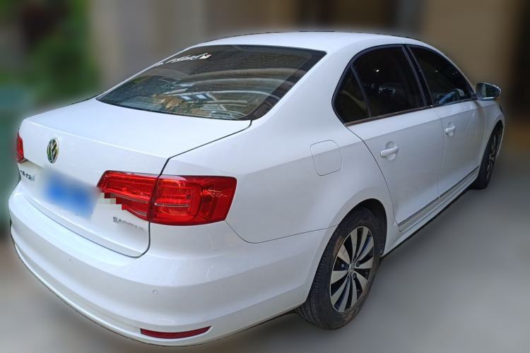 Used Volkswagen Sagitar 2015 230TSI Automatic Luxury Model Rear Right 45 Deg