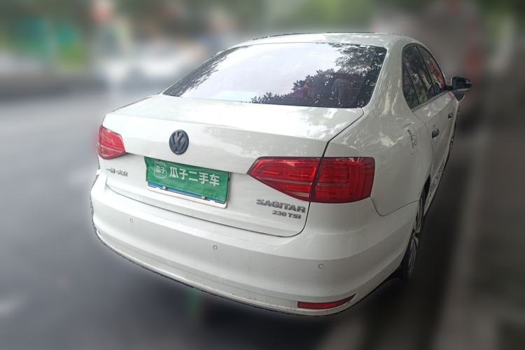 Used Volkswagen Sagitar 2015 230TSI Manual Luxury Edition Rear Right 45 Deg