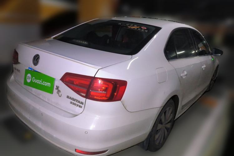 Used Volkswagen Sagitar 2015 230TSI Automatic Luxury Model Rear Right 45 Deg