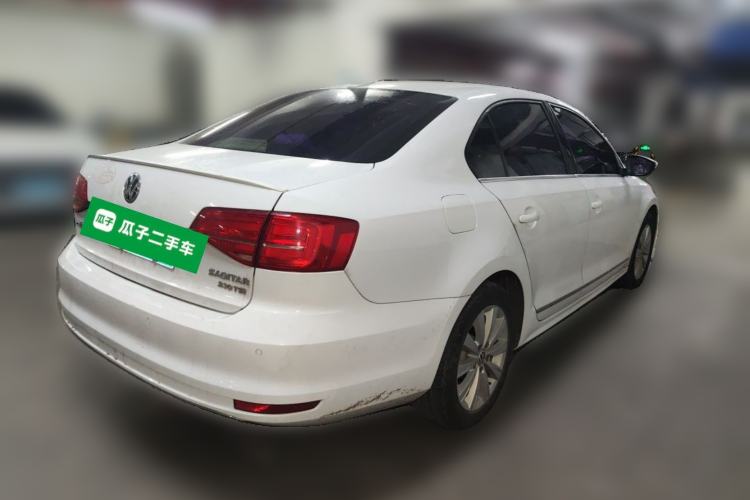 Used Volkswagen Sagitar 2015 230TSI Manual Comfort Version Rear Right 45 Deg