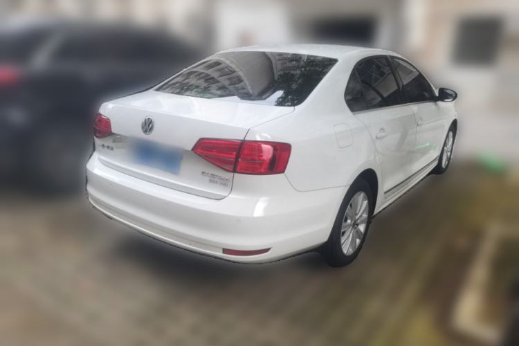 Used Volkswagen Sagitar 2015 230TSI Automatic Luxury Model Rear Right 45 Deg