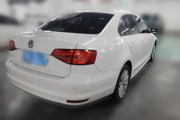 Used Volkswagen Sagitar 2015 230TSI Automatic Comfort Version Rear Right 45 Deg