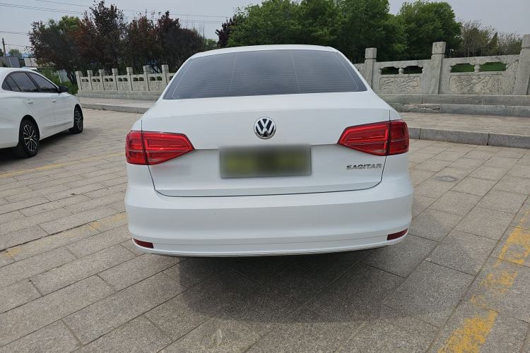 Used Volkswagen Sagitar 2015 1.6L Manual Comfort Model Rear