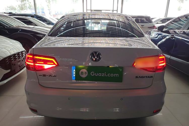 Used Volkswagen Sagitar 2015 1.6L Manual Comfort Model Rear