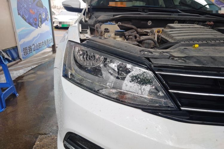 Used Volkswagen Sagitar 2015 1.6L Automatic Comfort Model Right Front Headlight