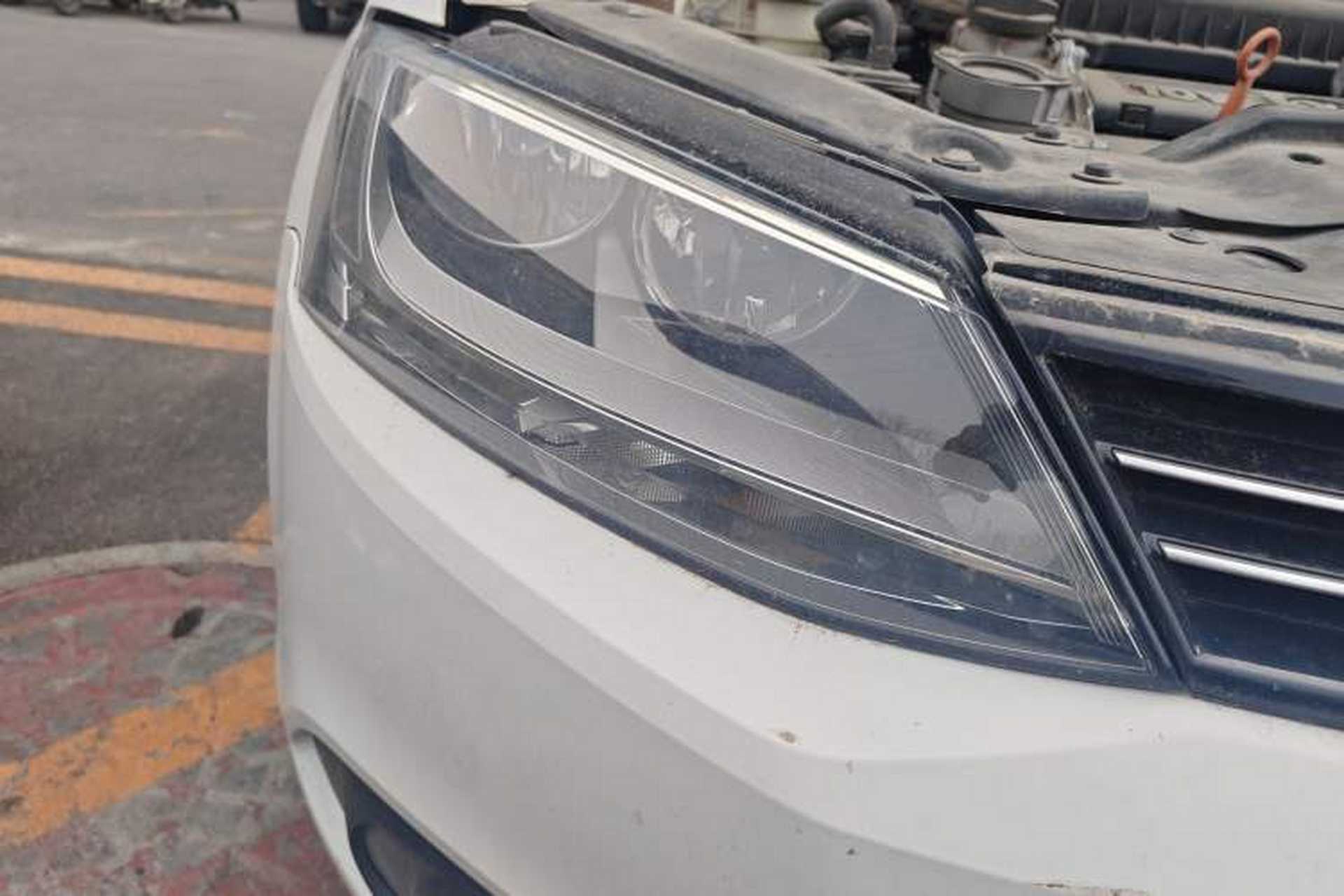 Used Volkswagen Sagitar 2015 1.6L Automatic Comfort Model Right Front Headlight