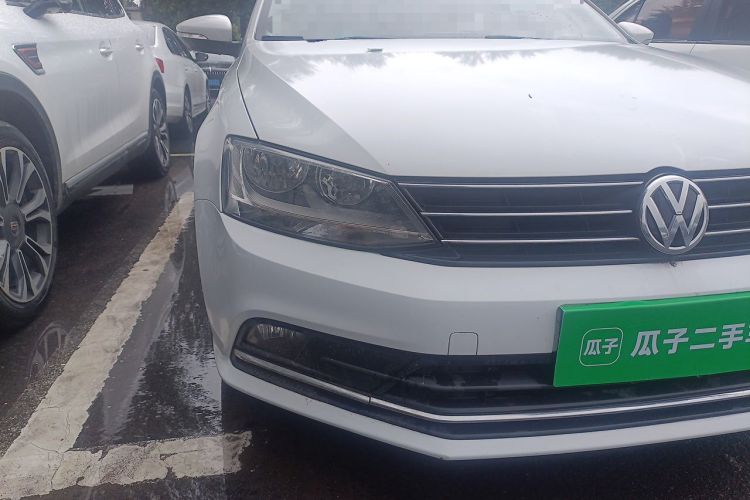 Used Volkswagen Sagitar 2015 1.6L Automatic Comfort Model Right Front Headlight
