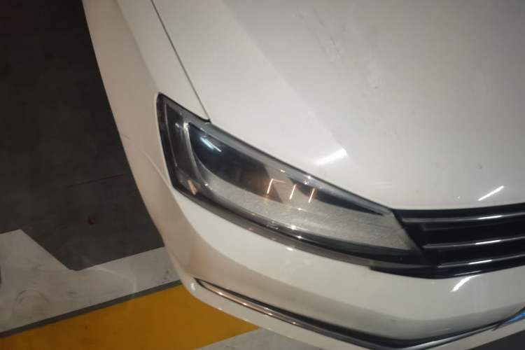 Used Volkswagen Sagitar 2015 1.6L Automatic Comfort Model Right Front Headlight
