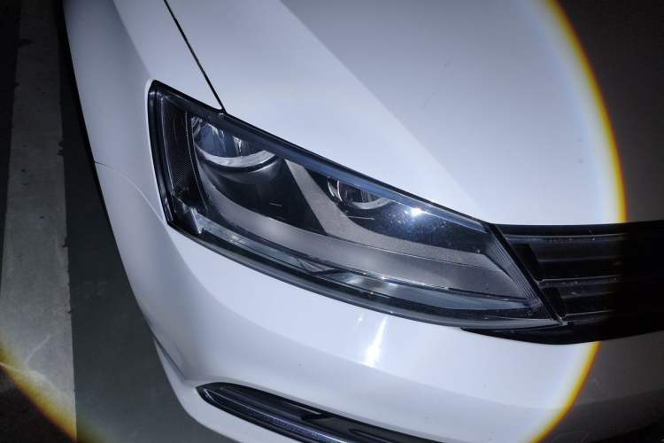 Used Volkswagen Sagitar 2015 1.6L Automatic Comfort Model Right Front Headlight