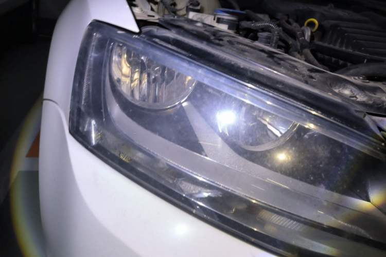 Used Volkswagen Sagitar 2015 230TSI Automatic Luxury Model Right Front Headlight