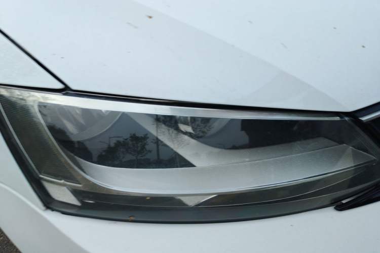 Used Volkswagen Sagitar 2015 1.6L Automatic Comfort Model Right Front Headlight