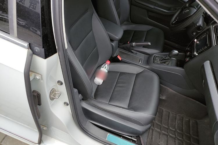 Used Volkswagen Sagitar 2015 230TSI Automatic Comfort Version Right Front Seat
