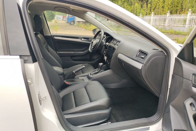 Used Volkswagen Sagitar 2015 1.6L Automatic Comfort Model Right Front Seat