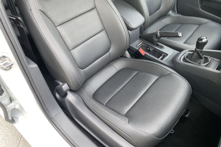 Used Volkswagen Sagitar 2015 1.6L Manual Comfort Model Right Front Seat