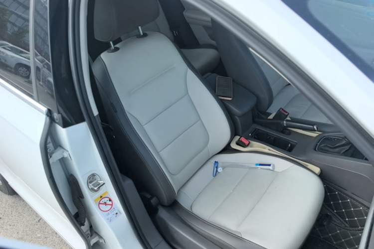 Used Volkswagen Sagitar 2015 1.6L Automatic Comfort Model Right Front Seat