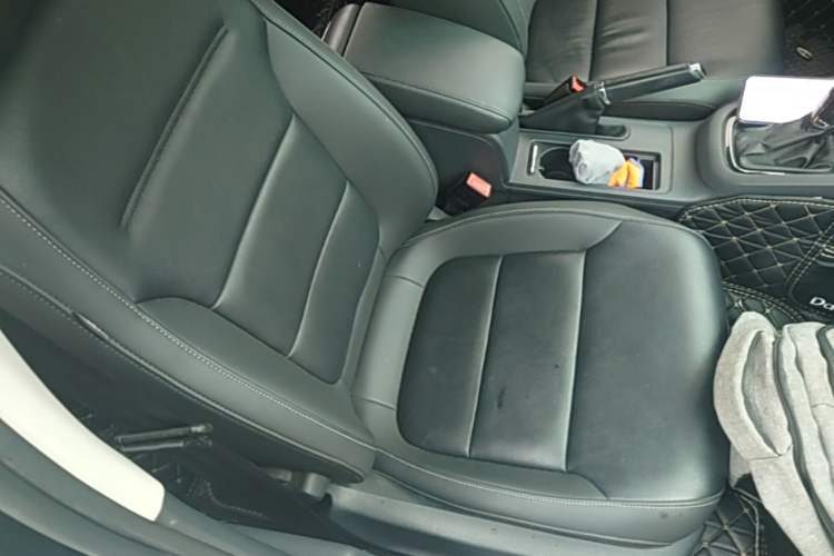 Used Volkswagen Sagitar 2015 1.6L Automatic Comfort Model Right Front Seat