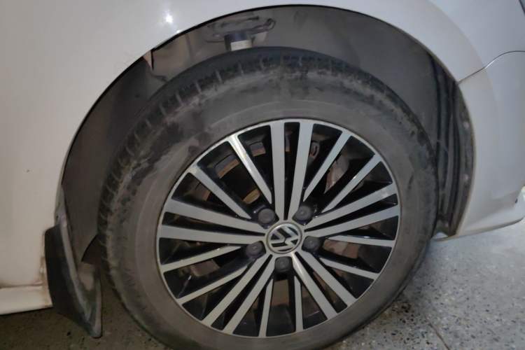 Used Volkswagen Sagitar 2015 280TSI Automatic Flagship Model Right Front Wheel Hub
