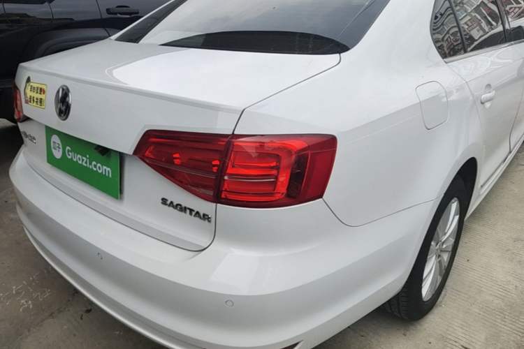 Used Volkswagen Sagitar 2015 1.6L Automatic Comfort Model Right Rear Taillight