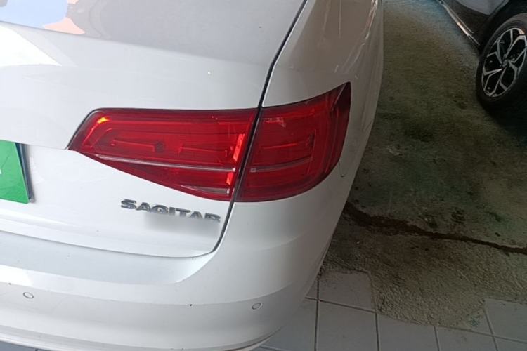Used Volkswagen Sagitar 2015 230TSI Manual Comfort Version Right Rear Taillight